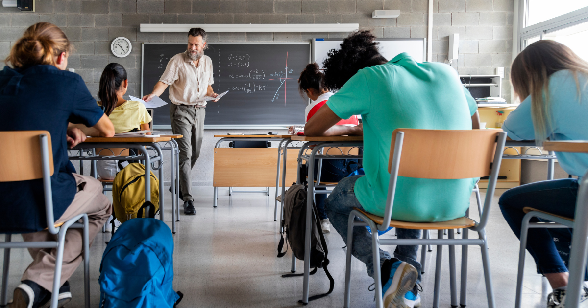 Más de 1 millón de estudiantes vuelven a clases hoy