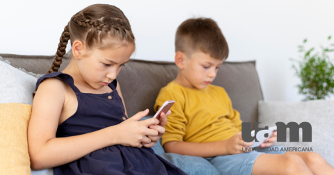 ¿Qué hacen tus hijos con el celular en vacaciones? 5 claves de expertos en Educación para familias 